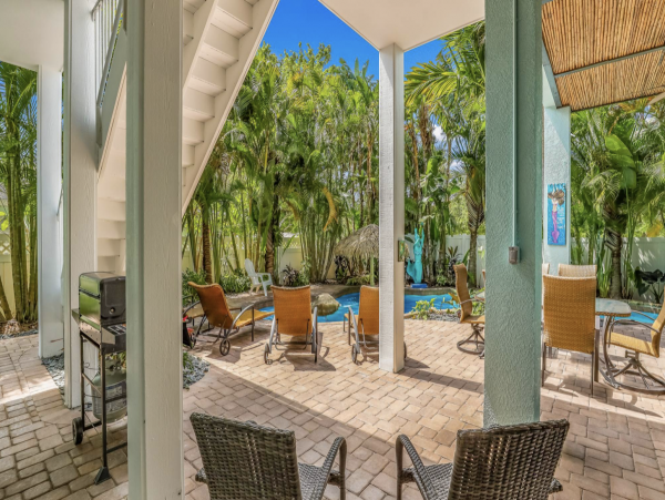 Expansive Beach Home - Casual Luxury - Steps to the Beach
